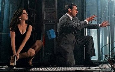 Anne Hathaway and Steve Carell in Get Smart